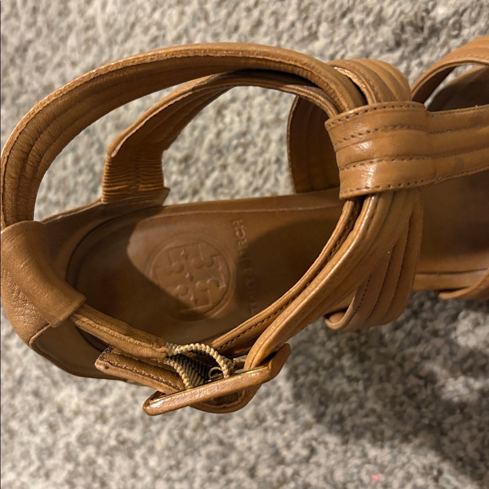 ✨Tory Burch Leather Heels✨ - Picture 3 of 6